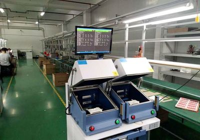 走進(jìn)教育科技背后的聲學(xué)制造 藍(lán)牙耳機(jī)工廠車間與檢測設(shè)備全解析